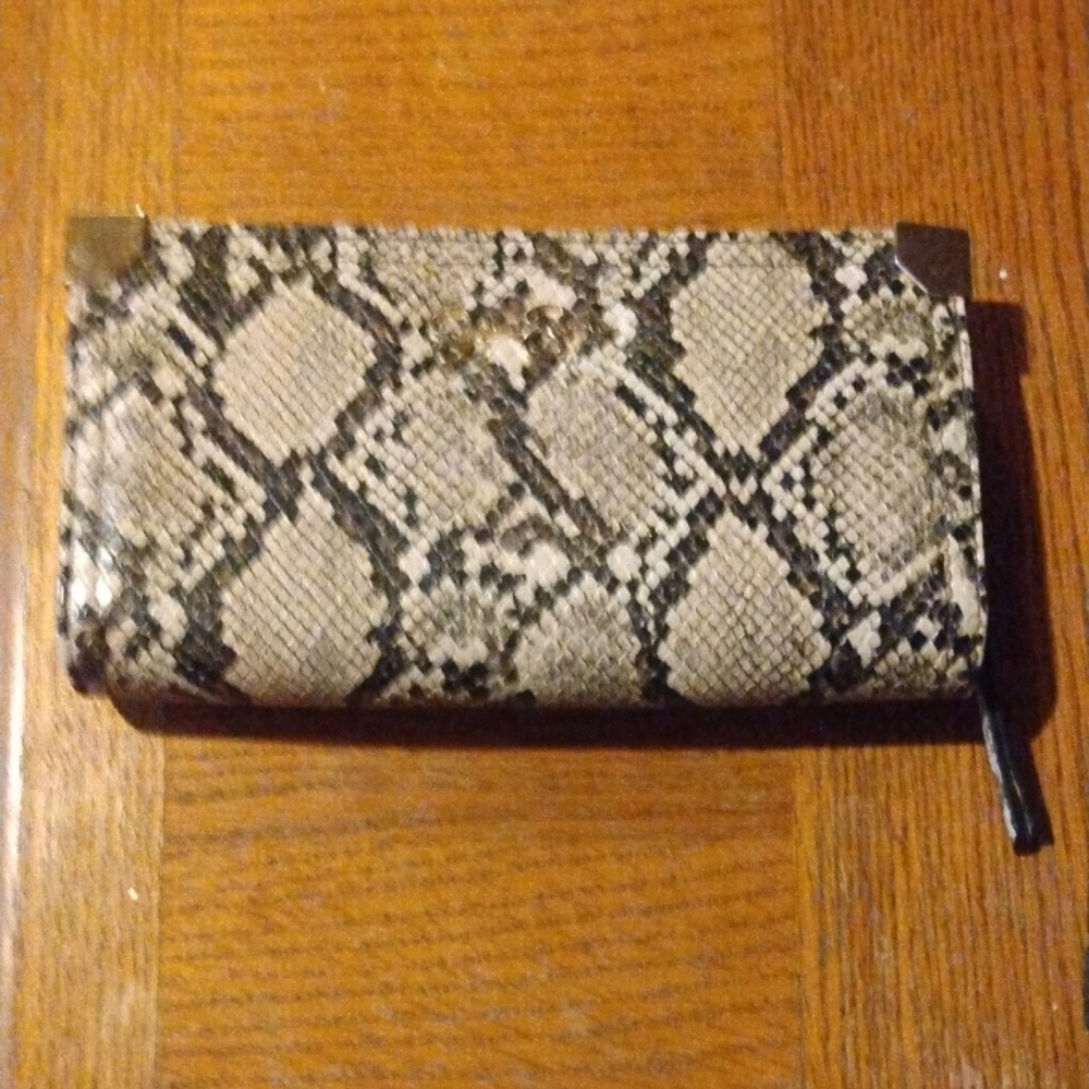 Jessica Simpson Black and Tan Snake Print Wallet